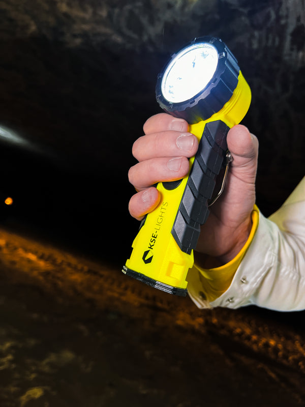 KSE-LIGHTS Ex-geschützte Handleuchte KS-8890 – – Jetzt erhältlich im MTN Shop DE.