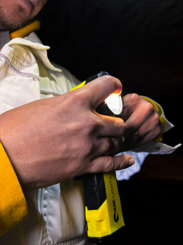 KSE-LIGHTS Ex-geschützte Handleuchte KS-8890 – – Jetzt erhältlich im MTN Shop DE.