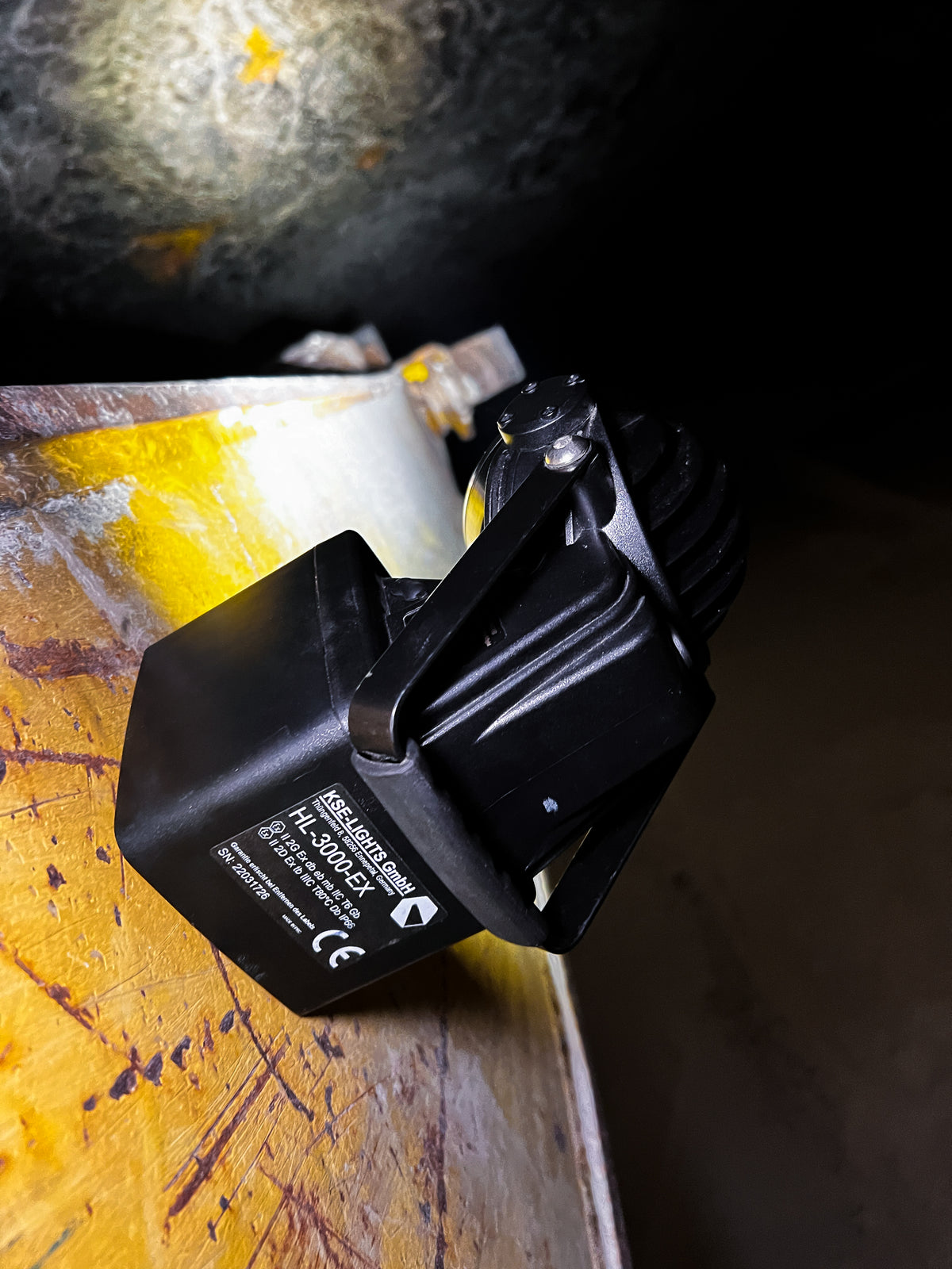 KSE-LIGHTS Вибухозахищений світлодіодний ручний будівельний прожектор HL-3000 – – Тепер доступний у MTN Shop DE.