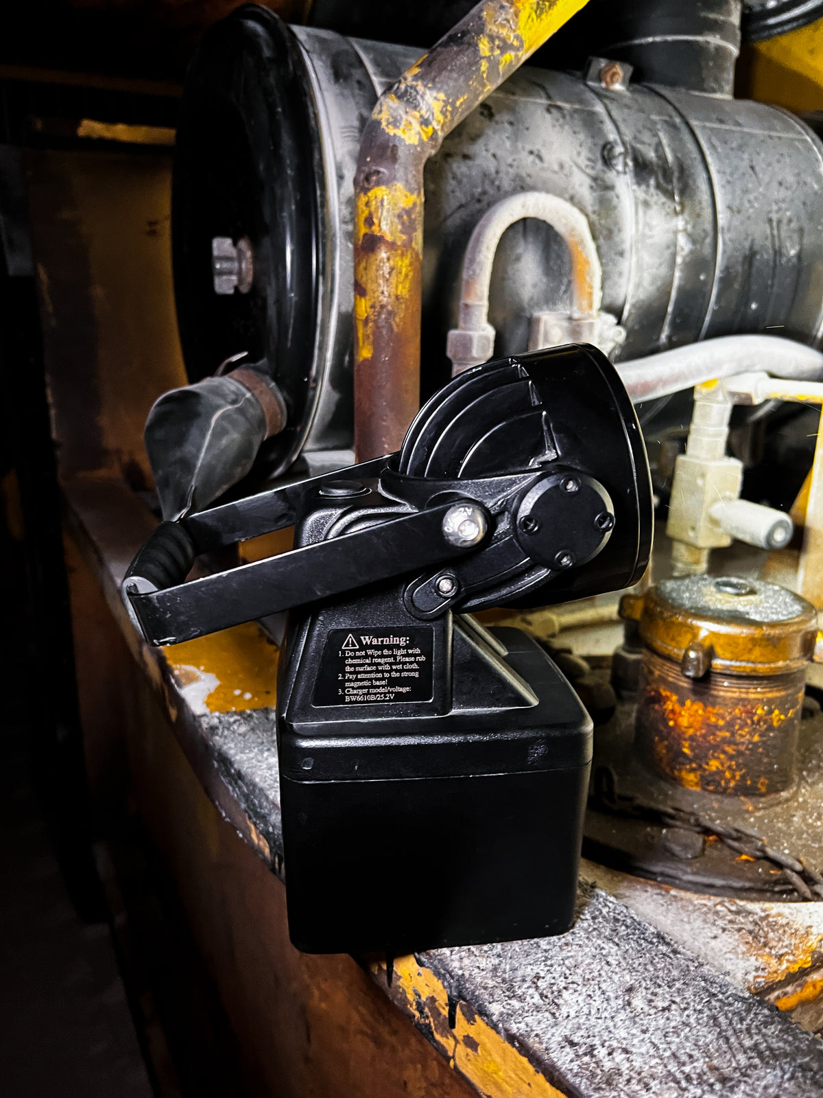 KSE-LIGHTS Вибухозахищений світлодіодний ручний будівельний прожектор HL-3000 – – Тепер доступний у MTN Shop DE.