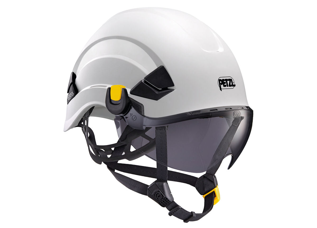 Petzl VIZIR SHADOW – ТІНІ VIZIR захищають очі від частинок, що летять, і бризок. Завдяки системі кріплення EASYCLIP його можна швидко і легко прикріпити до шоломів VERTEX і STRATO. Він має сонцезахисний фільтр із рівнем захисту 2,5, а також захист від подряпин і запотівання. – Тепер доступний у MTN Shop DE. - imagen 4