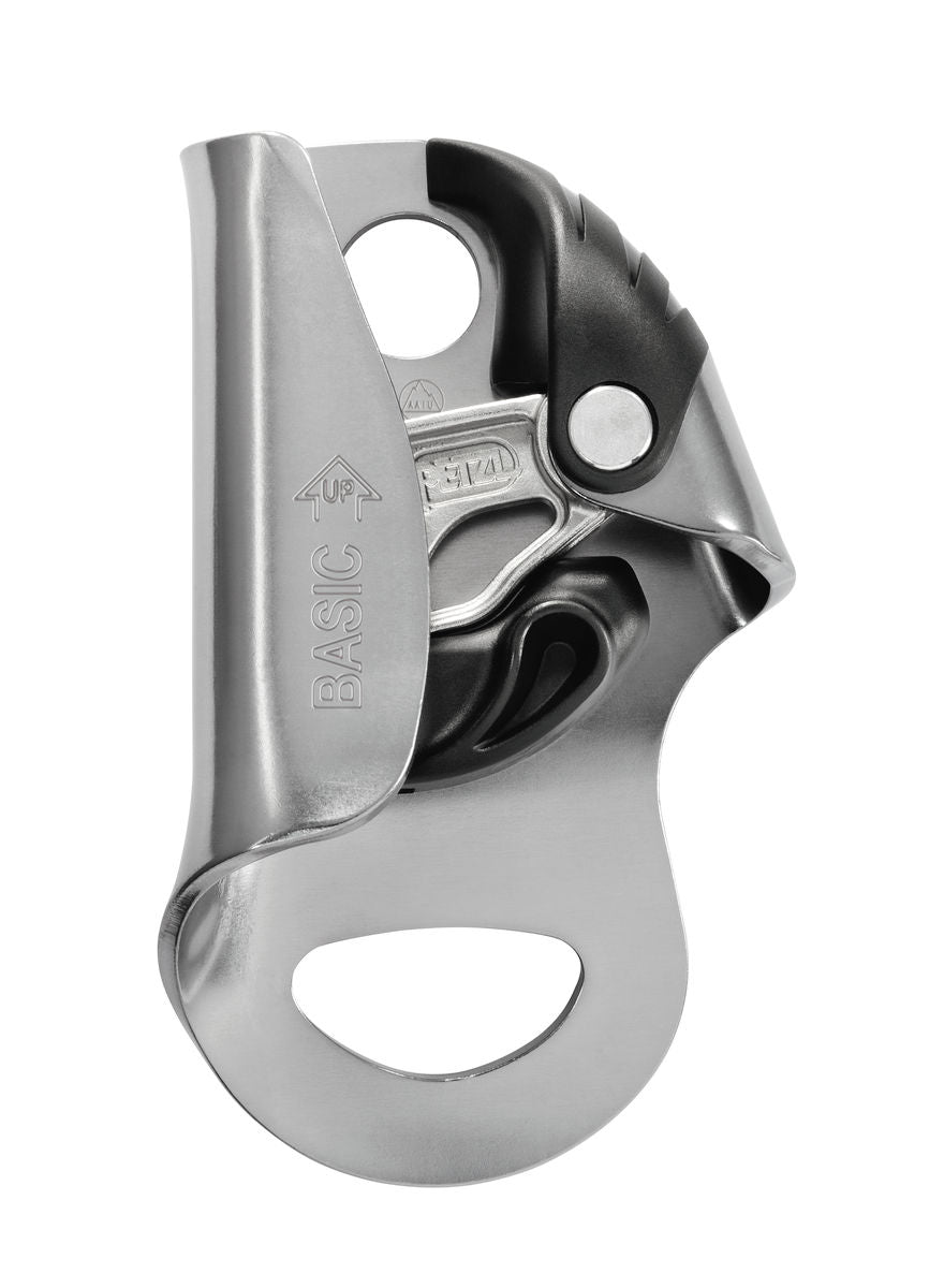 Мотузковий зажим Petzl BASIC – Мотузковий зажим BASIC особливо компактний і простий у використанні. Нижнє вушко досить велике, щоб прикріпити карабіни шнурка та стропи. Дізнайтесь більше! – Тепер доступний у MTN Shop DE.