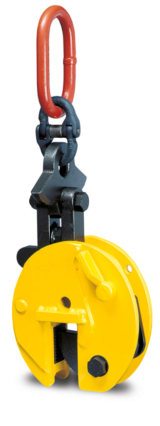 Tigrip® Blechgreifer TBS & TBS plus – Der Greifer TBS plus mit der kardanischen Aufhängung ist in unterschiedlichen Positionen am Blech anschlagbar. Er kann aus der Horizontalen aufrichten, aus der Senkrechten ablegen oder bei seitlichem Anschlag über die Kante anheben. Durch die Gleitschrägen der Schwenköse liegt immer eine ausreichend hohe Klemmkraft vor. Hierbei reduziert sich die Tragfähigkeit entsprechend dem Traglastdiagramm. Die Schwenköse hat den zusätzlichen Vorteil, dass auch beim Schrägzug, wie e