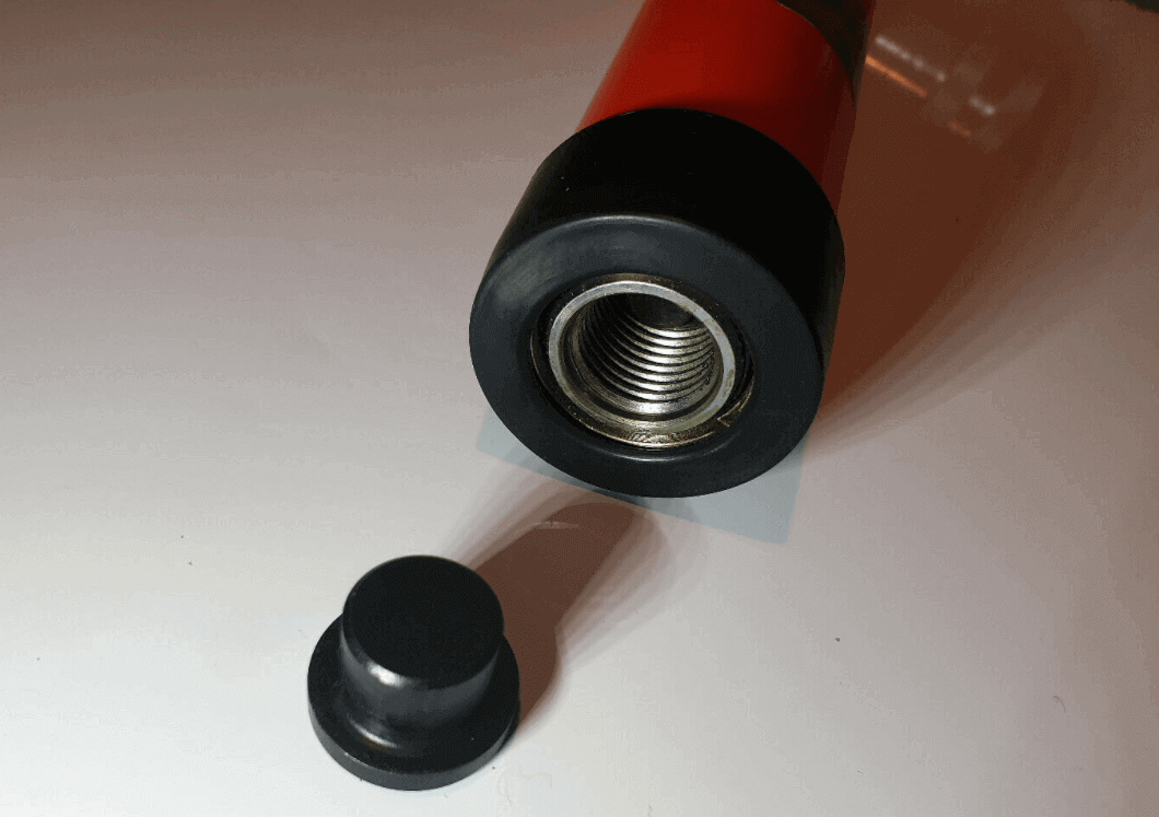 Yale Hydraulik Universal-Zylinder YS – Diese robusten Hydraulikzylinder zeichnen sich durch eine extrem gute Seitenlastverträglichkeit aus und sind sehr handlich, da sie über Federrückzug und nur einen Schlauchanschluss verfügen.Universal-Zylinder sind für alle Arbeiten einsetzbar, bei denen es auf hohe Kraft und geringe Abmessungen ankommt, wie z.B. Auspressen von Wellen, Richten von Schweißkonstruktionen, Anheben, Ausrichten, Abstützen, Wiegen etc. bzw. für alle universellen Montage- und Reparaturarbeiten - imagen 6