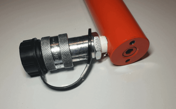 Yale Hydraulik Universal-Zylinder YS – Diese robusten Hydraulikzylinder zeichnen sich durch eine extrem gute Seitenlastverträglichkeit aus und sind sehr handlich, da sie über Federrückzug und nur einen Schlauchanschluss verfügen.Universal-Zylinder sind für alle Arbeiten einsetzbar, bei denen es auf hohe Kraft und geringe Abmessungen ankommt, wie z.B. Auspressen von Wellen, Richten von Schweißkonstruktionen, Anheben, Ausrichten, Abstützen, Wiegen etc. bzw. für alle universellen Montage- und Reparaturarbeiten