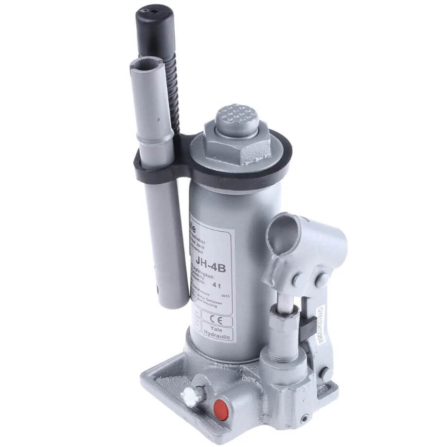 Yale Hydraulischer Universalheber JH 2,000-50,000 KG – Die Hebeböcke der Serie JH sind ein kompaktes und äußerst robustes Werkzeug zum Heben und Stützen in einer Reihe von Anwendungen, sowohl horizontal als auch vertikal.Diese Auswahl bietet eine große Basis, die für zusätzliche Stabilität während des Einsatzes sorgt. Zusätzlich zur großen Grundfläche bietet der gerillte Sattel zusätzlichen Halt während des Einsatzes, um Bewegungen und Abrutschen zu reduzieren. – Jetzt erhältlich im MTN Shop DE.