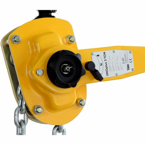 Yale Handhebelzug UNOplus Series A (750 - 6.000 kg) – Der Hebelzug UNOplus – Series A ist das Ergebnis technischer Weiterentwicklung des seit Jahren bewährten UNOplus. Das vielseitige Gerät zum Heben, Ziehen und Verzurren von Lasten zeichnet sich weiterhin durch seine kompakte Bauweise, die robuste Stahlblech-Konstruktion und die leichtgängige Kettenfreischaltung aus. Das erneut reduzierte Gewicht optimiert die Bedienung, macht die Anwendung noch komfortabler und den UNOplus – Series A zu einem handlichen,