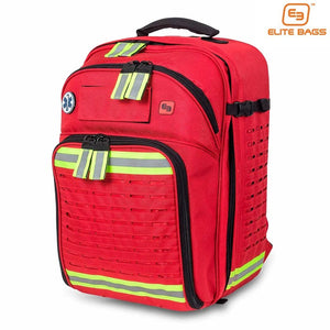 Roter Notfallrucksack mit reflektierenden Streifen, Frontfach und Tragegriff.