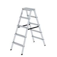 Munk ML Stufen-Stehleiter beidseitig begehbar – Beidseitig begehbare Alu-Stehleiter mit rutschfesten 80 mm Stufen, Polyestergurt-Spreizsicherung & 150 kg Tragkraft. Jetzt sicher & komfortabel arbeiten! – Jetzt erhältlich im MTN Shop DE.