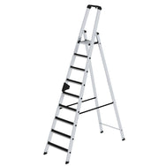 Munk Stufen-Stehleiter einseitig begehbar mit clip-step – Hochwertige Alu-Leiter mit rutschhemmenden Clip-Step Stufen, ergo-pad® Griffzone & 150 kg Tragkraft. Sicher & komfortabel arbeiten – jetzt bestellen! – Jetzt erhältlich im MTN Shop DE. - imagen 7
