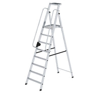 Munk Plattformleiter – Alu-Plattformleiter mit rutschfesten Stufen, Geländer & Rollen für sichere, komfortable Arbeit. 150 kg Tragkraft. Jetzt bestellen! – Jetzt erhältlich im MTN Shop DE.