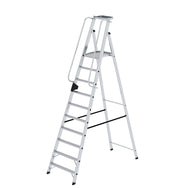 Munk Plattformleiter – Alu-Plattformleiter mit rutschfesten Stufen, Geländer & Rollen für sichere, komfortable Arbeit. 150 kg Tragkraft. Jetzt bestellen! – Jetzt erhältlich im MTN Shop DE.