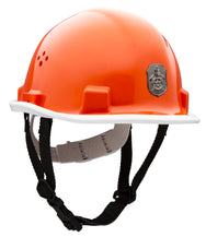 VOSS Jugendfeuerwehrhelm in Orange mit weißem Rand, schwarzem Kinnriemen und dem DJF-Abzeichen auf der Vorderseite vor weißem Hintergrund.