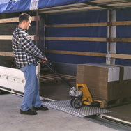 ALTEC Mobile Aluminium Überladebrücke mit Warzenblech AWB – – Jetzt erhältlich im MTN Shop DE. - imagen 2