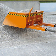 Eichinger Schaufel mit geschlossenen Stapler-Einfahrtaschen und Kranösen 2062 – Mechanische Schaufel für Schüttgüter, Traglast bis 4000 kg, Inhalt bis 2500 L. Mit Seilzug-Ablass und Kettensicherung. Jetzt bestellen! – Jetzt erhältlich im MTN Shop DE. - imagen 4