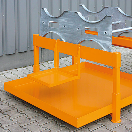 Leere Eichinger Fass-Abfüllstation 2271 mit verzinktem Fasshalter und Abtropfschale