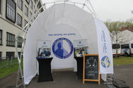 Konligo AK400 event structure featuring a full printed inner backdrop, ideal for public events and exhibitions – now available on MTN SHOP US. - imagen 6