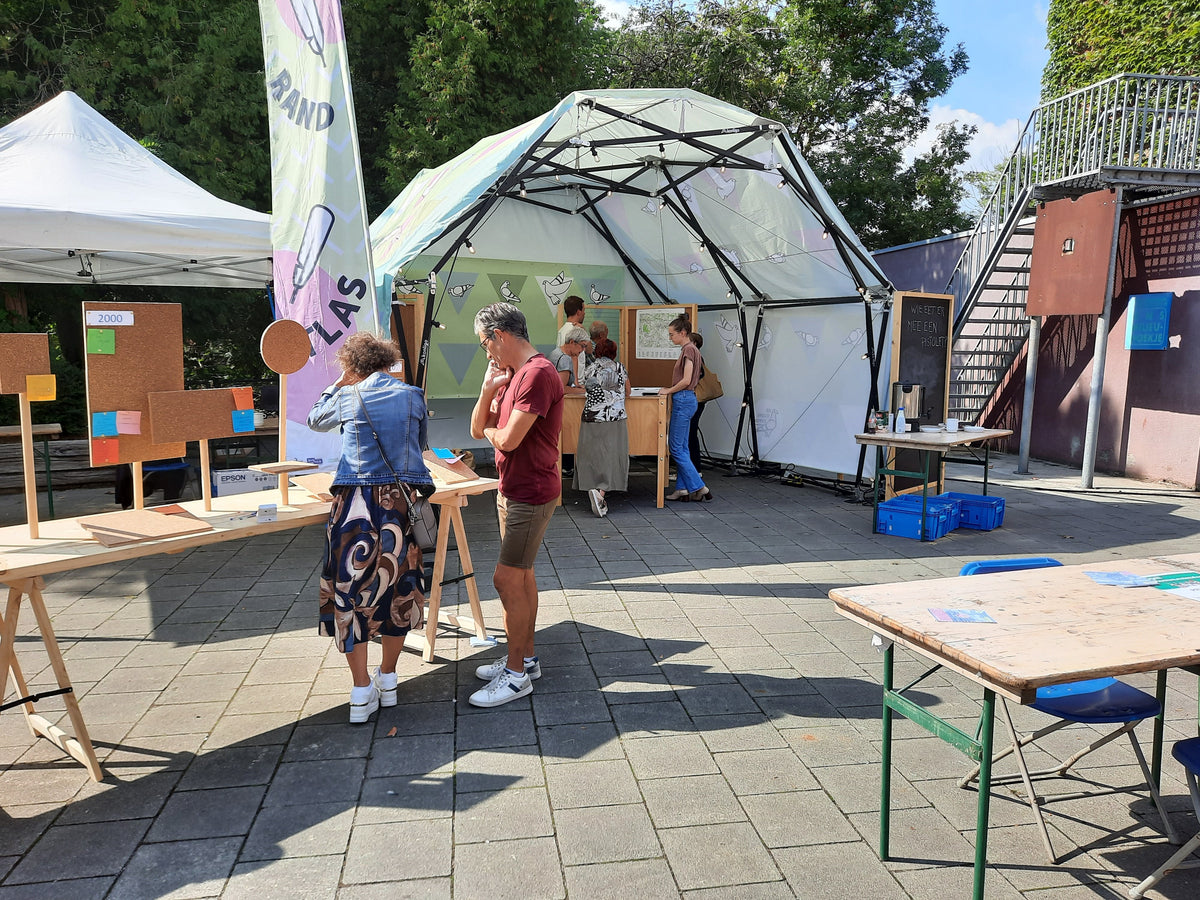 Konligo Arko470 modular event structure with printed backdrop, ideal for workshops, exhibitions, and public outreach – now available on MTN SHOP US. - imagen 8