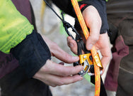 Petzl Set KNEE ASCENT, PANTIN-Fußsteigklemme mit Sicherheitssperre für einfaches Einlegen des Seils. - imagen 5