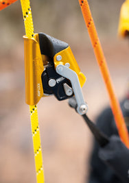 Petzl ASAP LOCK am Seil montiert. - imagen 3
