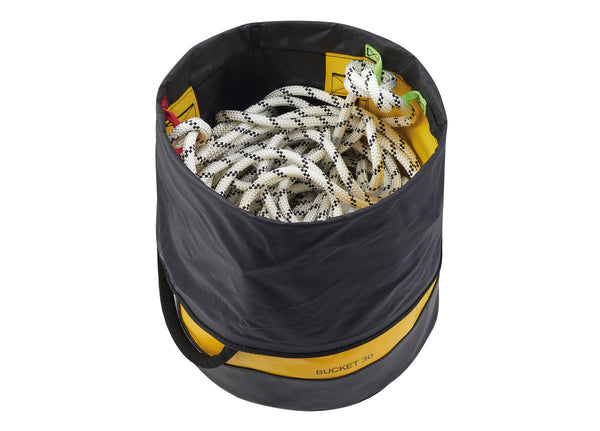 BUCKET 30 – Robuster Seilsack für bis zu 110 Meter Seil mit gepolsterten Schulterriemen und Rollverschluss – MTN Shop DACH