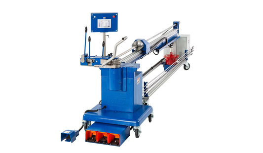 Jutec Elektro-Biegemaschine 4000 (1.5mtr-6.0mtr) – Biegeleistung St.: 48,3x3,2mm Biegeleistung VA: 48,3x2mm Biegeradius: 10-140mm/ optional bis 250mm Biegerichtung: links und rechts Biegeradius: 2xD Biegegeschwindigkeit: 18°/Sek und 36°/Sek, 3/6Upm Biegewinkel: 195° Wiederholgenauigkeit: +/- 0,1° Getriebe: elektromechanische Antriebsachse Powerhydraulik: max. 180 bar Präzisionsführung: 4Backen Spannfutter Stromaufnahme: 3,2KW Spannung: 400V/ 3 Phasen Dornträgerlänge: 1500/3000/4500/6000mm Gewicht: 300 -450k