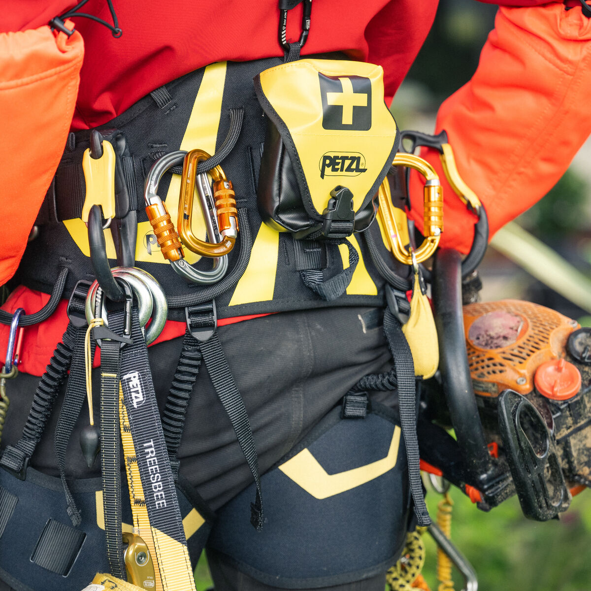 Petzl FIRSTAID Tasche mit integrierten Gummibändern zur sicheren Aufbewahrung der Ausrüstung. - imagen 5