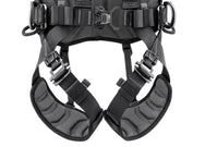 Petzl VOLT WIND, Anlegen mit FAST-Schnallen bei beiden Füßen auf dem Boden. - imagen 3