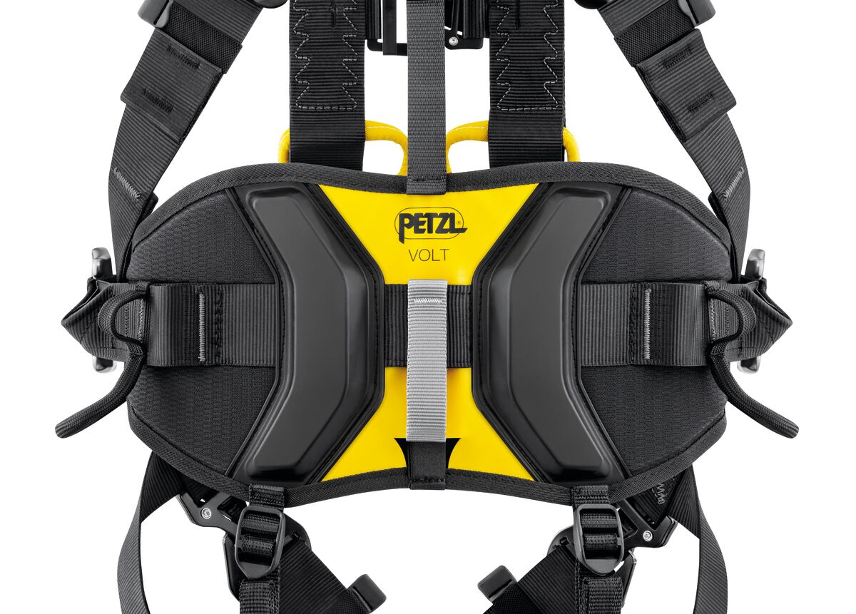 Petzl VOLT WIND, Schutzplatten an Schulterträgern und Hüftgurt gegen Gurtbandverschleiß im Windkraftturm. - imagen 6