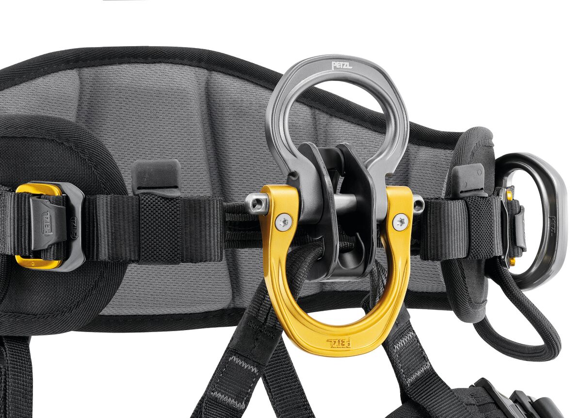 Petzl ASTRO® SIT – Der Petzl ASTRO® SIT ist ein ultrabequemer Sitzgurt für Höhenarbeit und Seilzugang. Mit 3D-Schaumpolsterung, halbstarrem Hüftgurt und Beinschlaufen bietet er ganztägigen Komfort und optimale Bewegungsfreiheit. Der verriegelbare ventrale Befestigungspunkt ermöglicht eine effiziente Ausrüstungseinrichtung, während seitliche Metallbefestigungspunkte, Materialschlaufen und Werkzeughalter für Organisation sorgen. Kompatibel mit dem TOP CROLL Brustgurt für erweiterten Schutz. Zertifiziert nach 