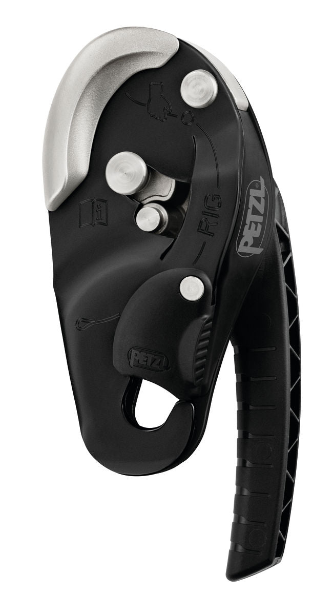 Petzl RIG® Abseilgerät – Das selbstbremsende, kompakte RIG-Abseilgerät für schwer zugängliche Bereiche ist für erfahrene Anwender konzipiert. Es verfügt über einen ergonomisch geformten Hebel, mit dem sich der Abseilvorgang bequem steuern lässt. Das AUTO-LOCK-System ermöglicht es dem Anwender, sich am Arbeitsplatz zu positionieren, ohne den Hebel betätigen und das Gerät abbinden zu müssen. Nach der Blockierung kann ohne Betätigung des Hebels Seil eingezogen werden. Der Sicherheitsclip ermöglicht es, das Ger