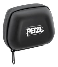 Petzl SHELL PRO Schutzhülle für Stirnlampen, Vorderansicht, geschlossen.