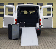 ALTEC Eventschiene mit Roll-Case beim Verladen - imagen 9
