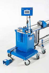 Jutec Elektro-Biegemaschine 4000 (1.5mtr-6.0mtr) – Biegeleistung St.: 48,3x3,2mm Biegeleistung VA: 48,3x2mm Biegeradius: 10-140mm/ optional bis 250mm Biegerichtung: links und rechts Biegeradius: 2xD Biegegeschwindigkeit: 18°/Sek und 36°/Sek, 3/6Upm Biegewinkel: 195° Wiederholgenauigkeit: +/- 0,1° Getriebe: elektromechanische Antriebsachse Powerhydraulik: max. 180 bar Präzisionsführung: 4Backen Spannfutter Stromaufnahme: 3,2KW Spannung: 400V/ 3 Phasen Dornträgerlänge: 1500/3000/4500/6000mm Gewicht: 300 -450k - imagen 4
