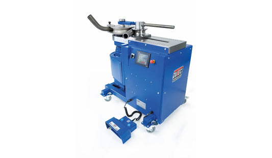 Jutec Elektro-Biegemaschine 10000 für Rohre bis 100mm – Leistung max./Schuh 100x5mm Biegeradius min.: 36mm Biegeradius max.: 500mm Werkzeugaufnahme: spezial 6 Kant Spannung: 400V Display: farbig, touch, mehrsprachig Programmspeicher: 100 Programme mit je 8 Winkel Materialspeicher: 4 Materialien Biegerichtung: links Biegegeschwindigkeit: variabel, max. 5 Upm Wiederholgenauigkeit: .+/- 0,1 Motorbremse: inkl. Gewicht ca.: 600kg – Jetzt erhältlich im MTN Shop DE.