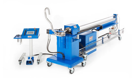 Jutec Elektro-Biegemaschine 5000 (1.5mtr-6.0mtr) – Biegeleistung St.: 50x4mm Biegeleistung VA: 50x3mm Biegeradius: 10-140mm/ optional bis 250mm Biegerichtung: links/ rechts Biegeradius: 2xD standard / 1,5xD optional Biegegeschwindigkeit: 18°/Sek und 36°/Sek, 3/6Upm Biegewinkel: 195° Wiederholgenauigkeit: +/- 0,1° Getriebe: elektromechanische Antriebsachse Powerhydraulik: max. 280 bar Präzisionsführung: 4Backen Spannfutter Stromaufnahme: 6,2KW Spannung: 400V/ 3 Phasen Dornträgerlänge: 1500/3000/4500/6000mm G