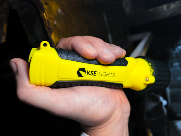 KSE-LIGHTS Ex-geschützte Handlampe KS-8800 – – Jetzt erhältlich im MTN Shop DE.