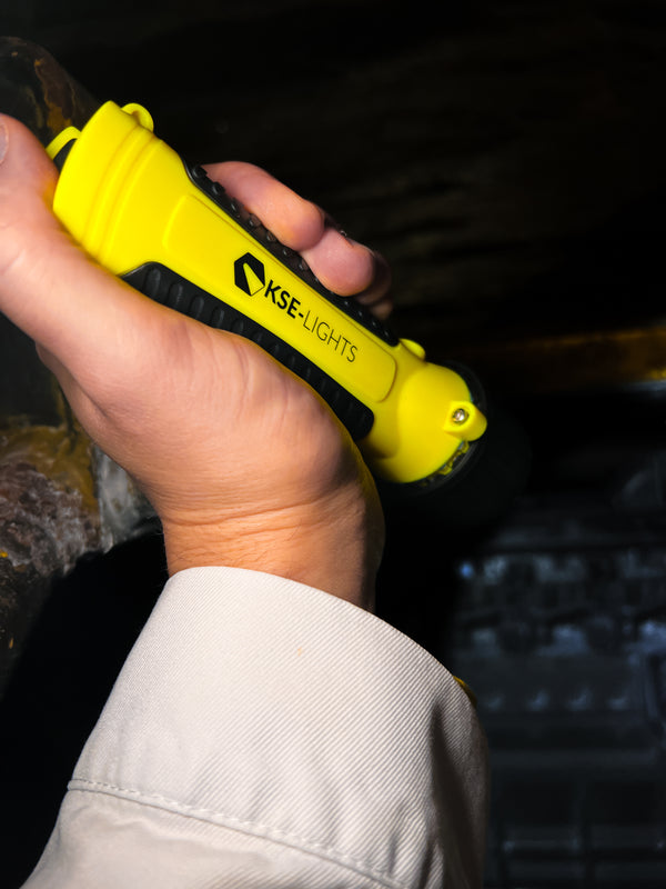 KSE-LIGHTS Ex-geschützte Handlampe KS-8800 – – Jetzt erhältlich im MTN Shop DE.