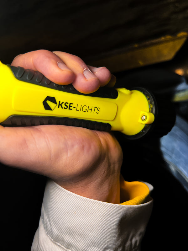 KSE-LIGHTS Ex-geschützte Handlampe KS-8800 – – Jetzt erhältlich im MTN Shop DE.