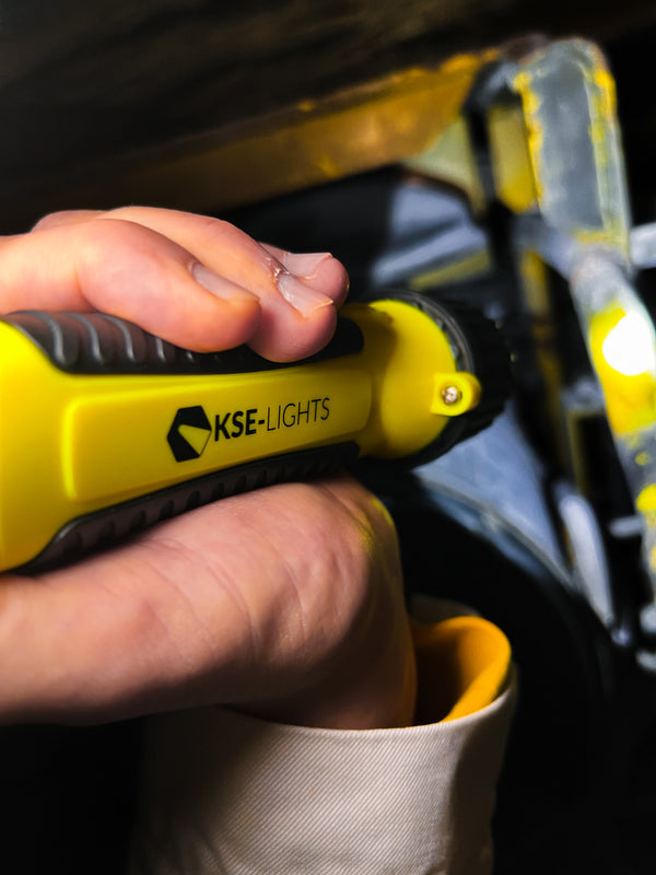 KSE-LIGHTS Ex-geschützte Handlampe KS-8800 – – Jetzt erhältlich im MTN Shop DE.