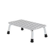 Munk Arbeitspodest starr – Munk Arbeitspodest starr | Arbeitspodest aus Aluminium | Stabile, verschweißte Rohrkonstruktion | 220 mm tiefe Stufen aus Aluminium-Warzenblech für einen sicheren Stand | Obere Trittfläche: 550 x 300 mm | Rutschfeste Kunststoffschuhe | Stufenabstand 200 mm | Maximale Belastung: 150 kg | Varianten von 1-5 Stufen – Jetzt erhältlich im MTN Shop DE.