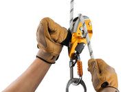 Petzl I’D S – Самогальмівний спусковий пристрій з функцією антипаніки, системою AUTO-LOCK і ергономічним важелем. Для роботи на висоті та рятувальних операцій, сумісний з мотузками 10-11,5 мм.