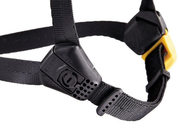 Petzl VERTEX® HI-VIZ Helm – Der VERTEX-Helm gewährleistet hohen Tragekomfort dank seiner 6-Punkt-Textilaufhängung und den CENTERFIT- und FLIP&FIT-Systemen, die für einen ausgezeichneten Halt des Helms auf dem Kopf sorgen. Dank seines Kinnbands mit anpassbarer Haltekraft ist er sowohl für Arbeiten in der Höhe als auch am Boden geeignet. Die geschlossene Außenschale bietet Schutz vor elektrischer Gefährdung, Spritzern aus schmelzflüssigem Metall und Flammen. Die optimale Integration einer Petzl-Stirnlampe, ei