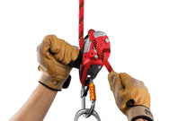 Petzl I’D L – самогальмівний спусковий пристрій для рятувальних операцій з функцією антипаніки, системою AUTO-LOCK і високою вантажопідйомністю до 280 кг. Сумісний з мотузками 12,5-13 мм. - imagen 5