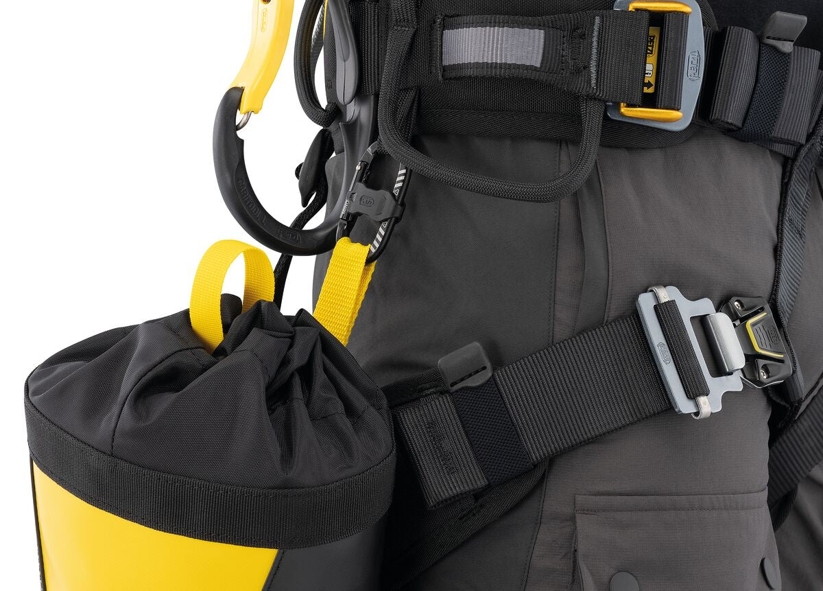 Petzl MINO – Kleiner Zubehör-Karabiner zur Befestigung von Ausrüstung am Gurt – MTN Shop DACH - imagen 9