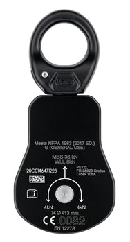 Petzl Spin L1 Umlenkrolle – Einfache Umlenkrolle mit Wirbel und sehr hohem Wirkungsgrad. Die SPIN L1-Umlenkrolle lässt sich öffnen, auch wenn sie am Anschlagpunkt befestigt ist, und erleichtert das Einrichten von Flaschenzugsystemen, Hilfsseilbahnen und Umlenksystemen. Die große Laufrolle mit gekapseltem Kugellager gewährleistet einen ausgezeichneten Wirkungsgrad. Das Handling wird durch einen Wirbel erleichtert, welcher eine Ausrichtung der Umlenkrolle unter Last sowie ein direktes Einhängen von Karabinern - imagen 3
