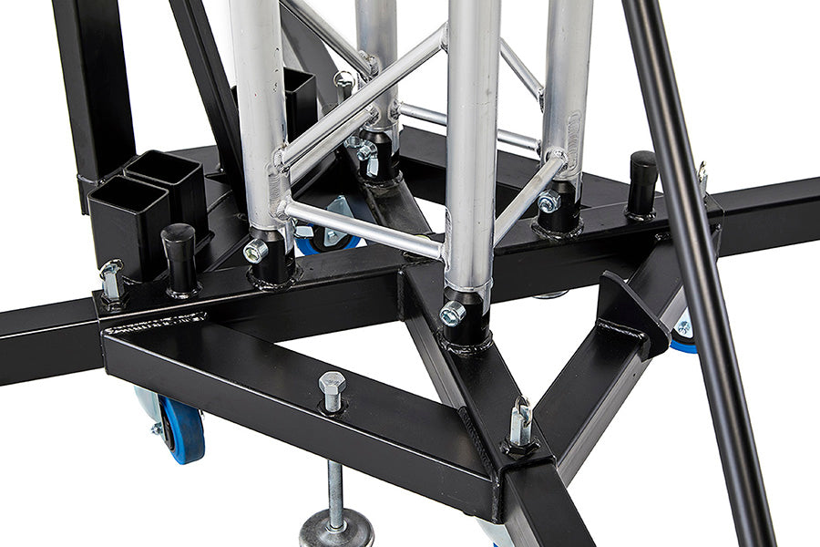 Detailansicht der Stahlbasis mit Transporträdern, Verriegelungsstiften und verstellbaren Nivellierungsfüßen des Kuzar K-10 Traversenlifts - imagen 6