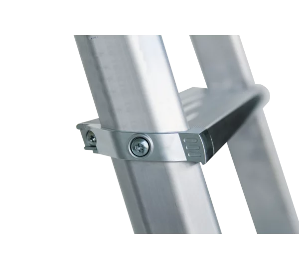 Munk ML Stufen-Stehleiter beidseitig begehbar – Beidseitig begehbare Alu-Stehleiter mit rutschfesten 80 mm Stufen, Polyestergurt-Spreizsicherung & 150 kg Tragkraft. Jetzt sicher & komfortabel arbeiten! – Jetzt erhältlich im MTN Shop DE.