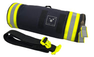 TEE-UU VARIO Feuerwehrmehrzweckbeutel nach DIN 14922, dunkelblau mit leuchtgelben Reflexstreifen, daneben der Tragegurt mit Steckschnalle.