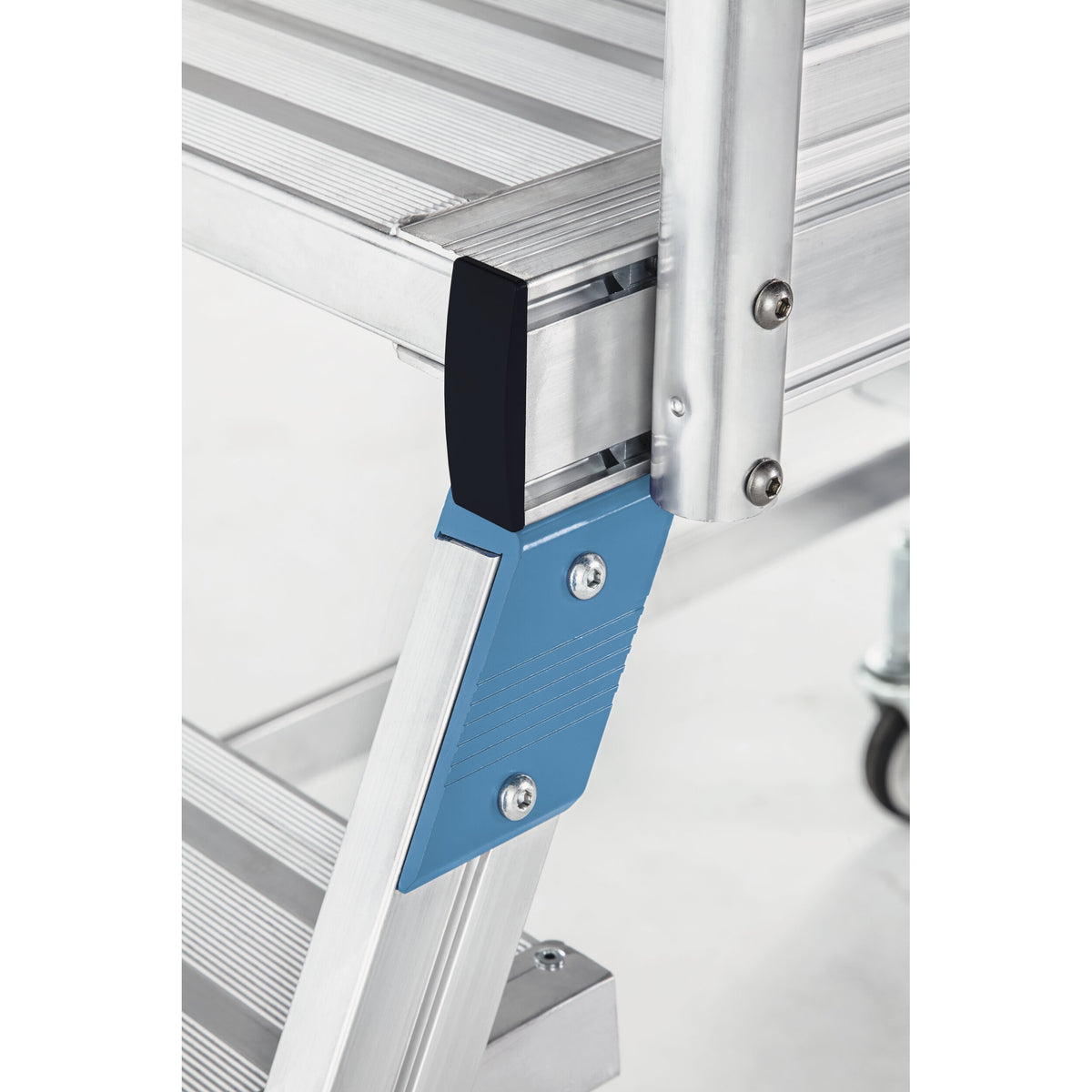 Podesttreppe, fahrbar, beidseitig begehbar, mit Leichtmetall-Stufen und Plattform Detailbild Zarges - imagen 2